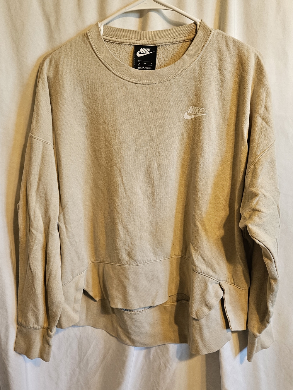 Nike-Women’s Crewneck Sweatshirt in Beige SZ. M